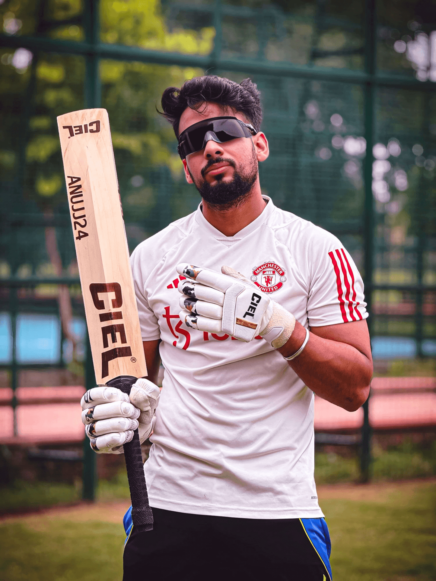PLAYER EDITION LEATHER CRICKET BAT